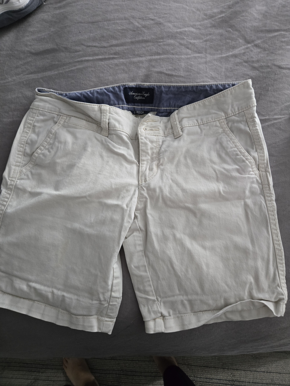 American Eagle Outfitters Cream Chino Trousers